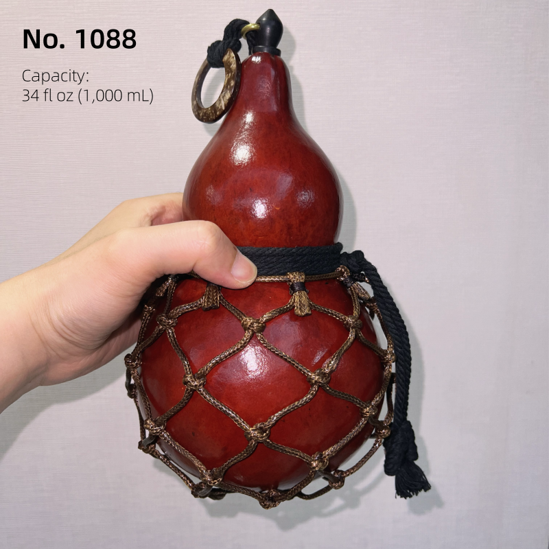 Wukong-Inspired Handcrafted Urushi Gourd Bottle