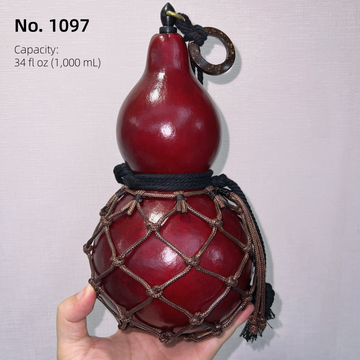 Wukong-Inspired Handcrafted Urushi Gourd Bottle