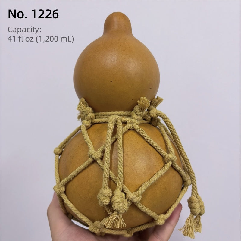 Petite série n° 11 – Gourde en laque Urushi faite main – Naturelle – Pièce unique présentée