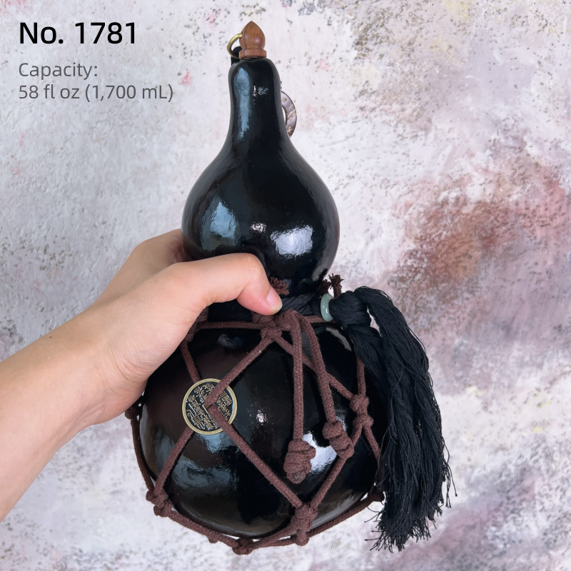 Small Batch #09 – Handcrafted Urushi Gourd Bottle – Black – Exact Piece Shown