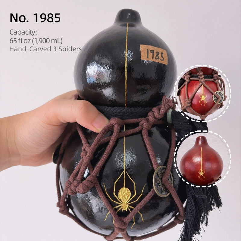 Spider Collection — Hand-Carved Urushi Gourd with Triple Spider Carving