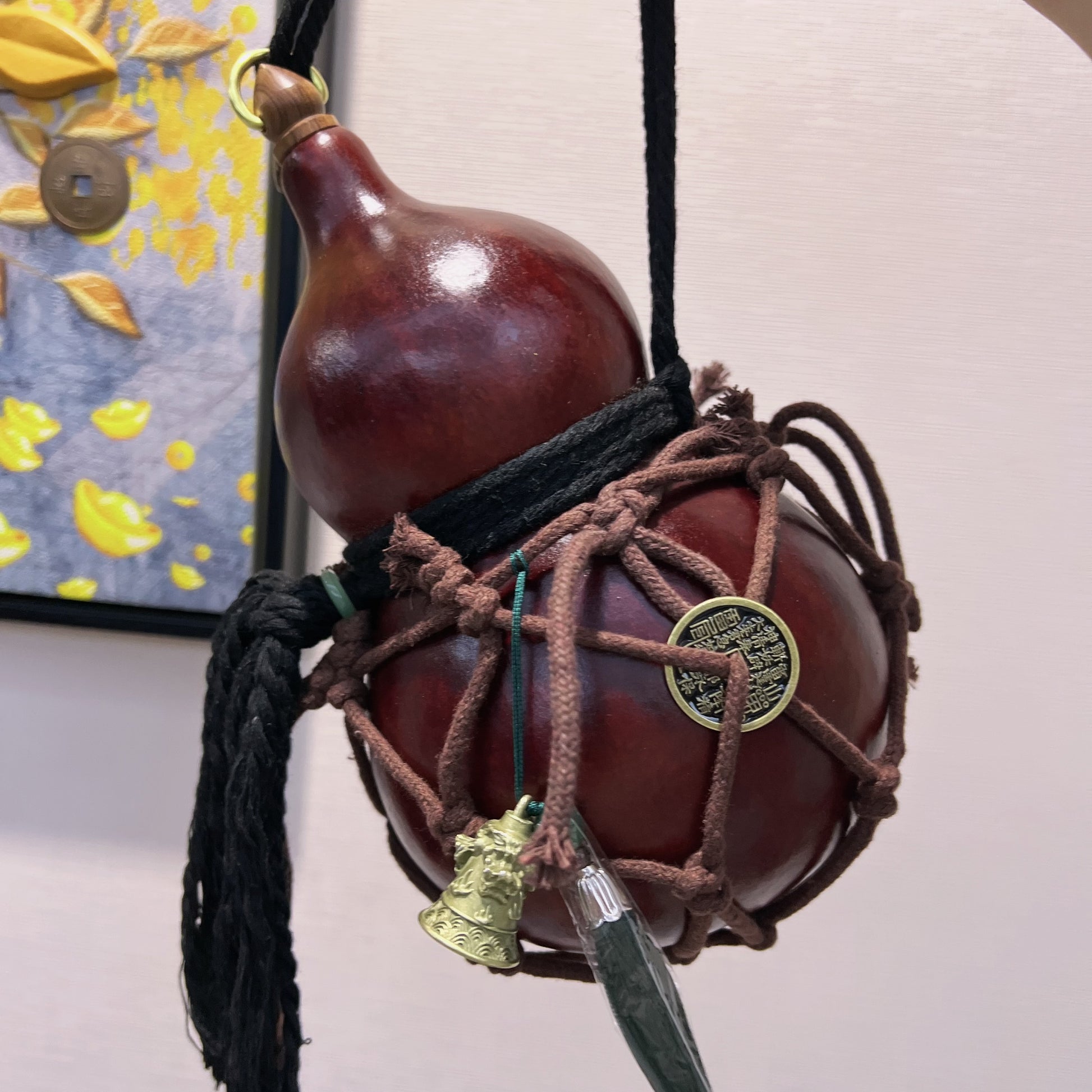 Handcrafted urushi lacquer gourd bottle, traditional Chinese and Japanese gourd drinking vessel