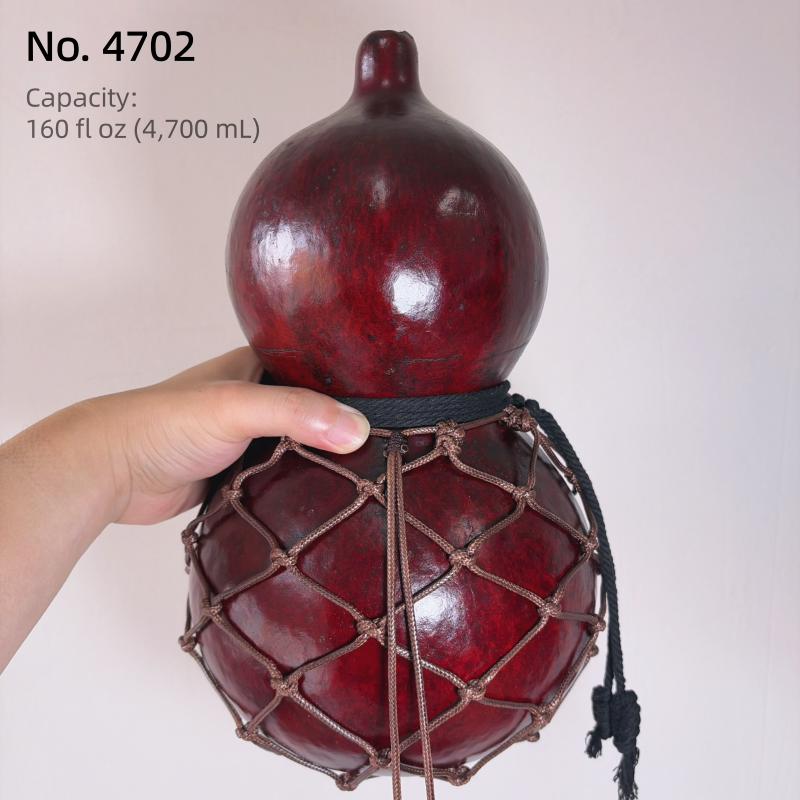 Titan Collection — Handcrafted Urushi Gourd Bottle — Exact Piece Shown
