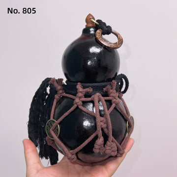 Handcrafted Urushi Gourd Bottle – Black – Exact Piece Shown